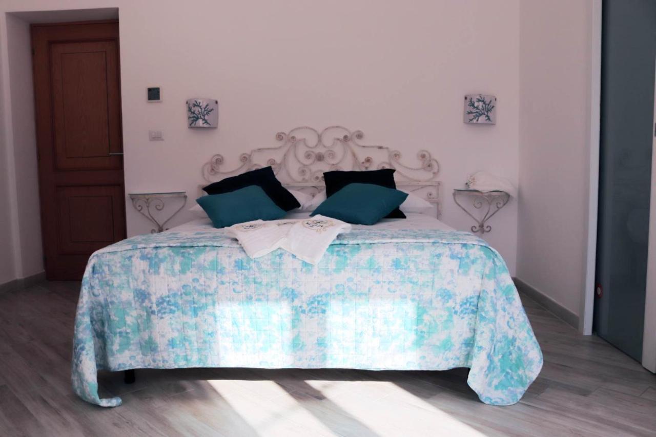 Clelia'S Boutique Rooms & Suites La Maddalena  Exterior photo