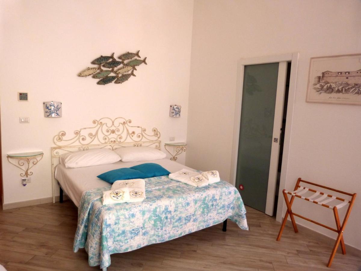 Clelia'S Boutique Rooms & Suites La Maddalena  Exterior photo