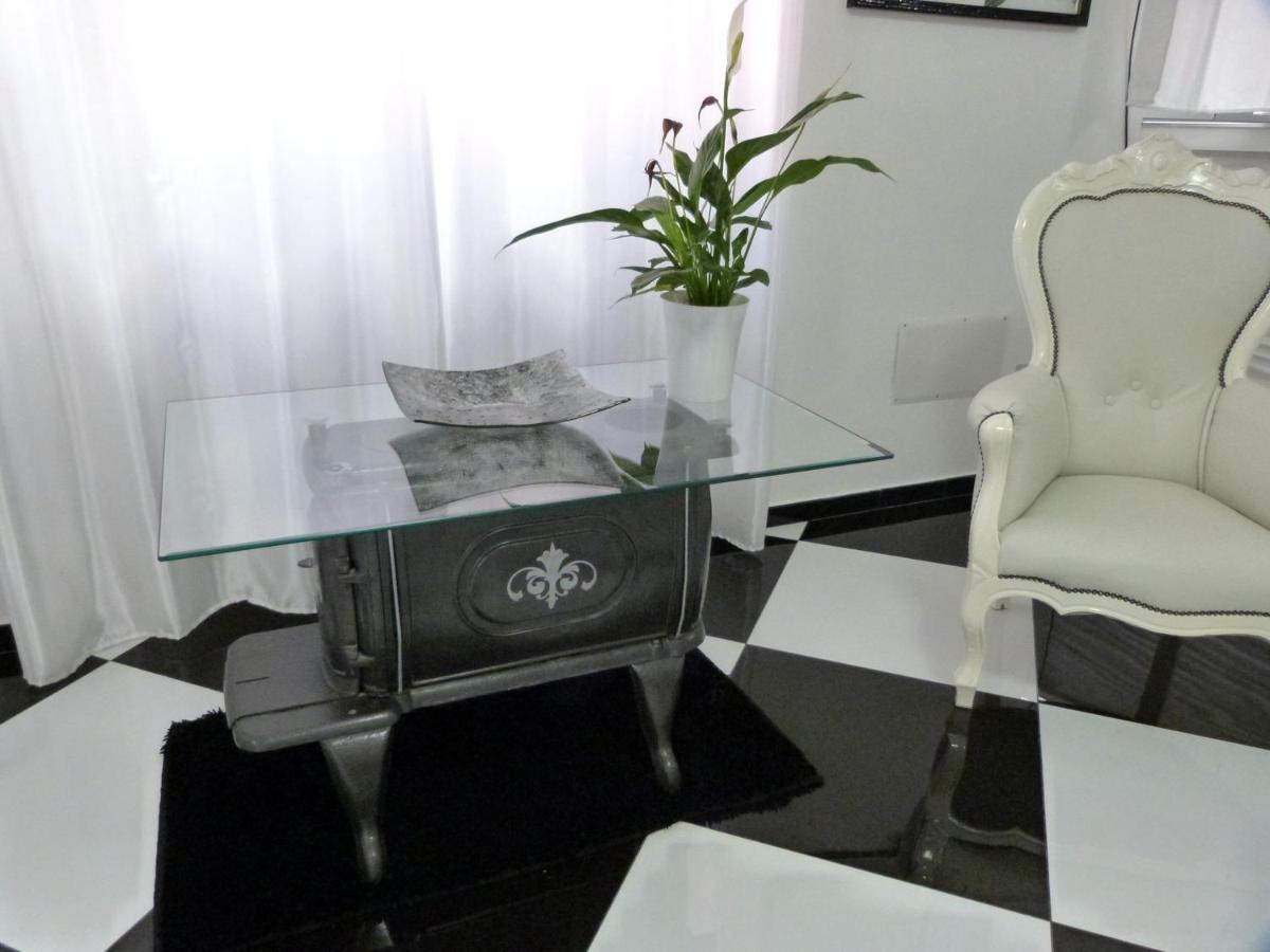 Clelia'S Boutique Rooms & Suites La Maddalena  Exterior photo