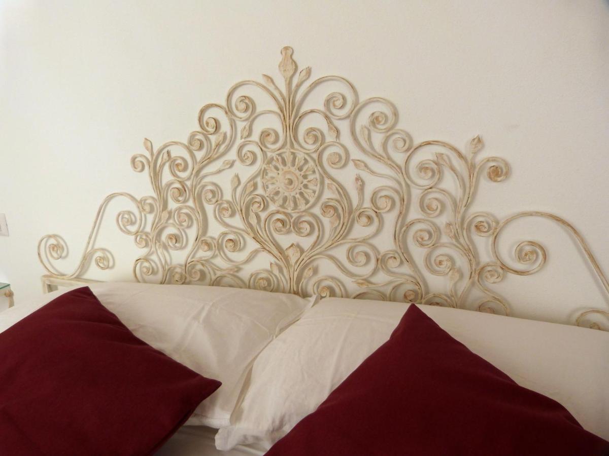 Clelia'S Boutique Rooms & Suites La Maddalena  Exterior photo