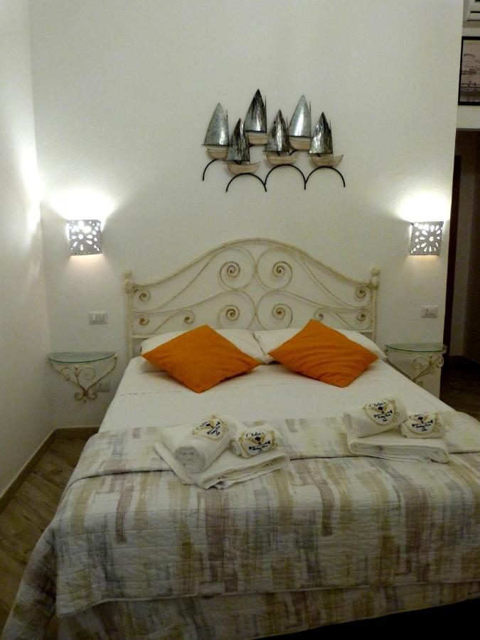 Clelia'S Boutique Rooms & Suites La Maddalena  Exterior photo