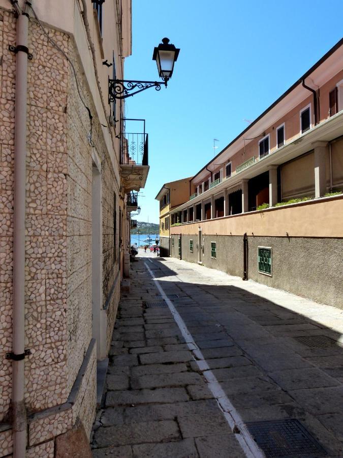 Clelia'S Boutique Rooms & Suites La Maddalena  Exterior photo