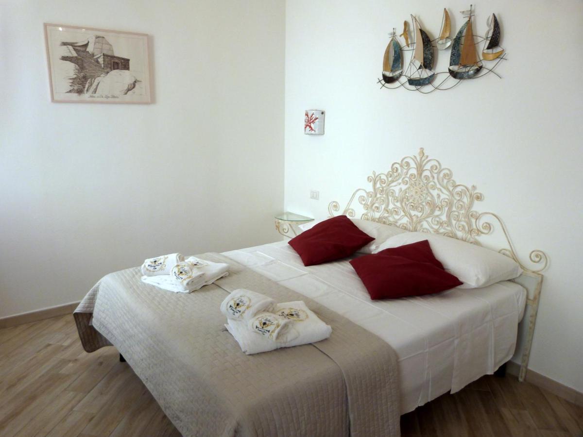 Clelia'S Boutique Rooms & Suites La Maddalena  Exterior photo