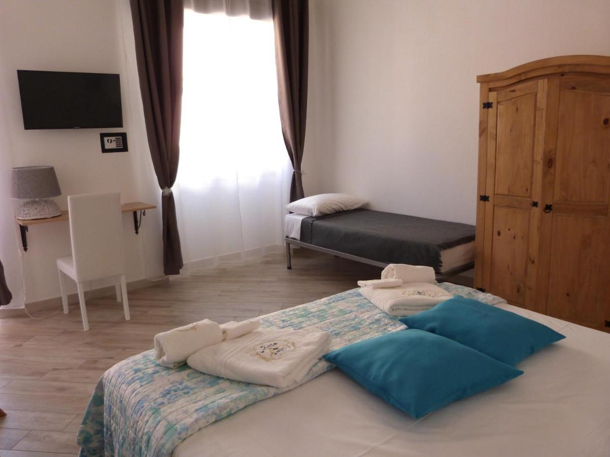 Clelia'S Boutique Rooms & Suites La Maddalena  Exterior photo