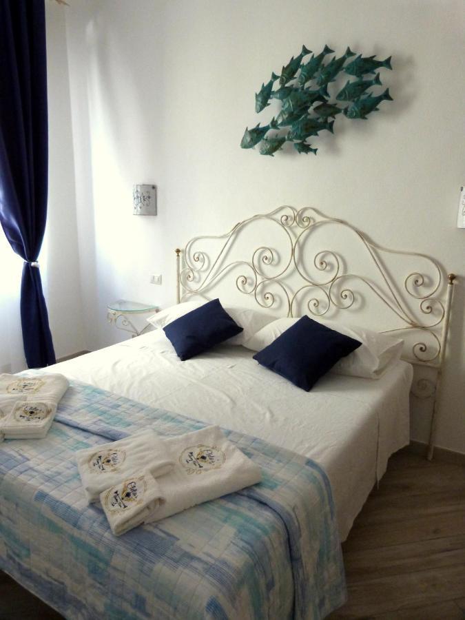 Clelia'S Boutique Rooms & Suites La Maddalena  Exterior photo