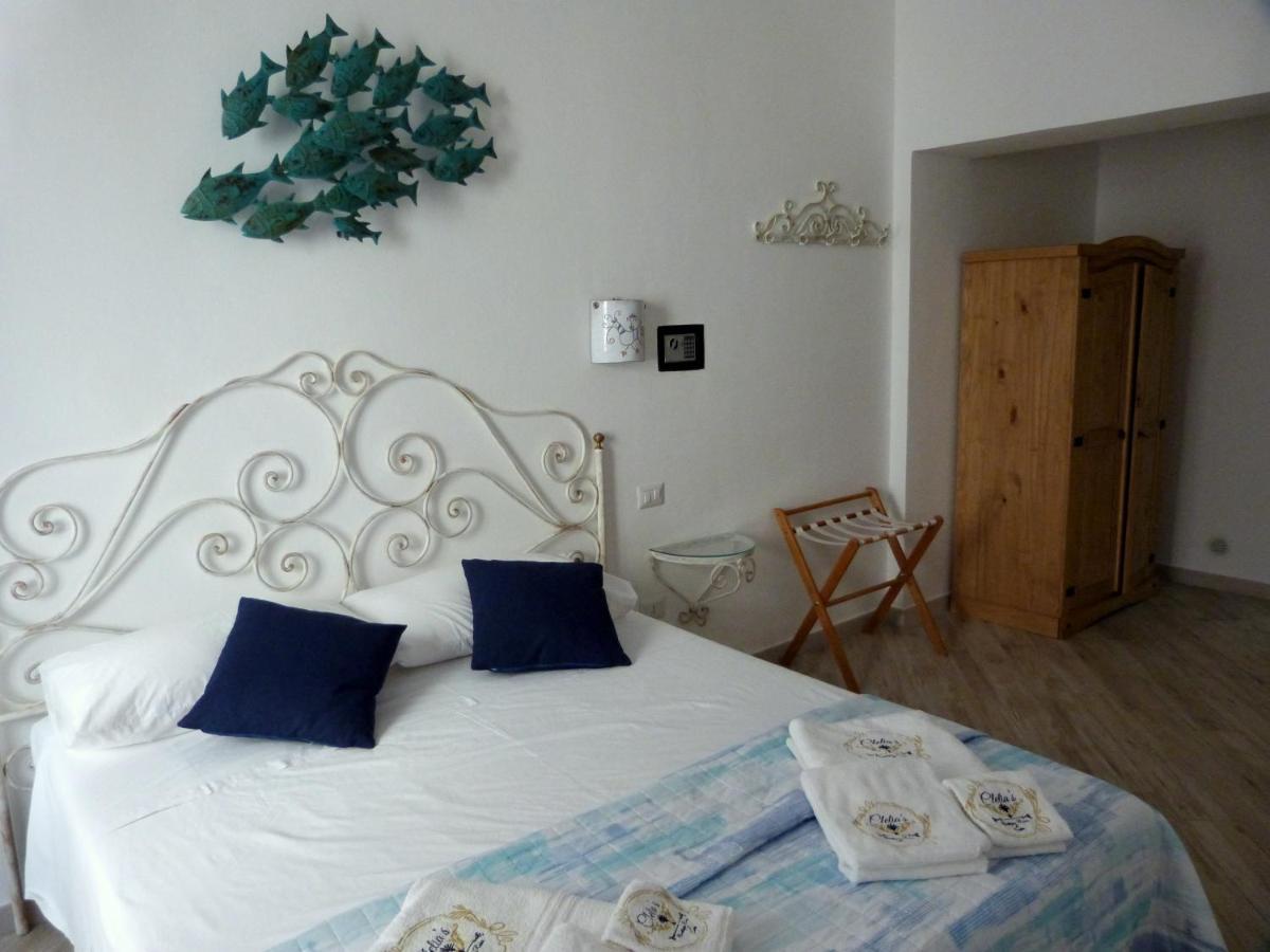 Clelia'S Boutique Rooms & Suites La Maddalena  Exterior photo